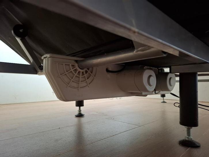 Seniorenbed met verstelbare bodem, Huis en Inrichting, Slaapkamer | Bedden, Gebruikt, Eenpersoons, 90 cm, 200 cm, Metaal, Verstelbaar