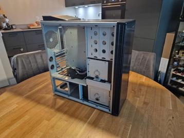 Old school Antec P182 computer kast beschikbaar voor biedingen