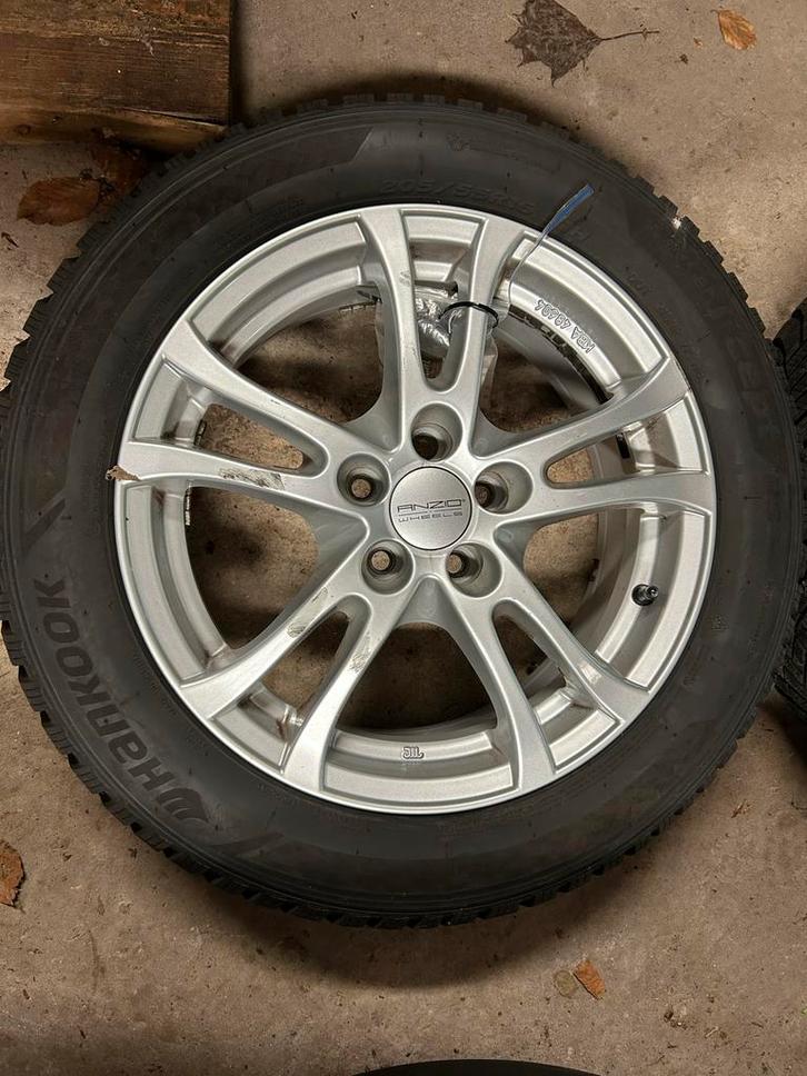 LM velgen met goede Winterbanden Hankook 205/55R16 Audi A1, Auto-onderdelen, Banden en Velgen, Banden en Velgen, Winterbanden