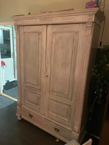 Houten kast voor opknapper - elk bod welkom! - afbeelding 2