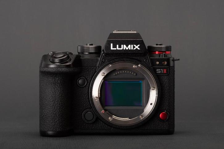 Gezocht: Lumix S1 II of Lumix S1 IIE, Audio, Tv en Foto, Fotocamera's Digitaal, Zo goed als nieuw, Overige Merken, 8 keer of meer