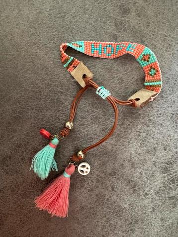 Armband beschikbaar voor biedingen