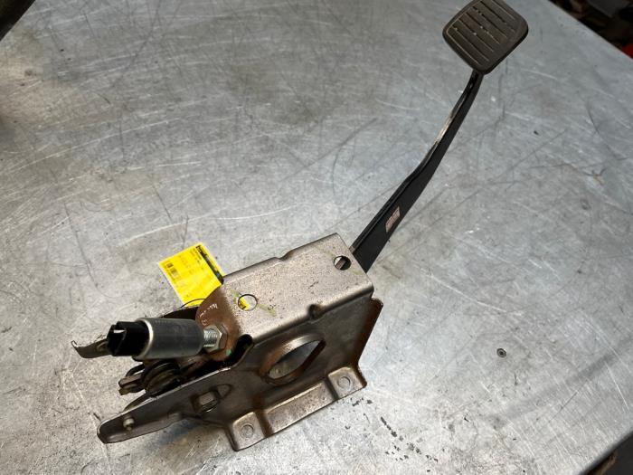 Rempedaal van een Isuzu D-MAX, Auto-onderdelen, Interieur en Bekleding, Overige automerken, Gebruikt, 3 maanden garantie, Ophalen of Verzenden