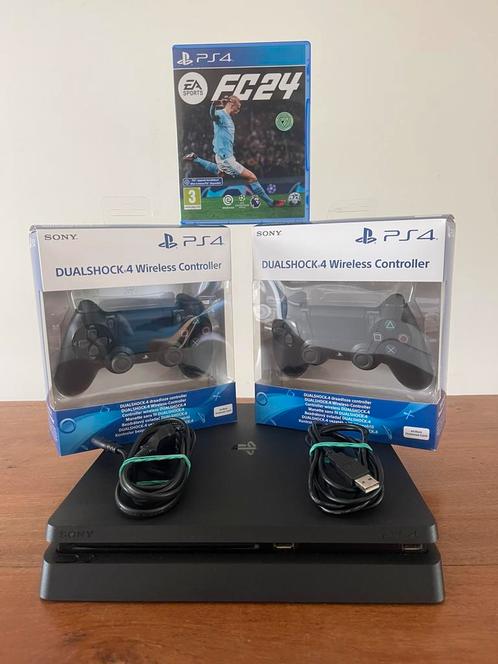 Playstation 4 + 2 controllers in doos + Fifa 24, Spelcomputers en Games, Spelcomputers | Sony PlayStation Consoles | Accessoires