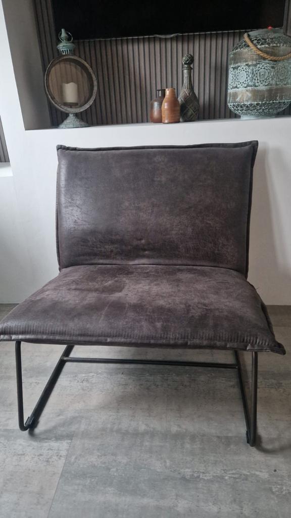 Comfortabele bruine stoel, Huis en Inrichting, Stoelen, Gebruikt, Eén, Metaal, Bruin, Ophalen