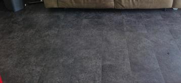 PVC vloer tegels grijs/antraciet ca 70m2 beschikbaar voor biedingen