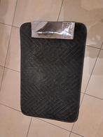 badmat 45 bij 70 cm wel met een paar haakjes helaas, Ophalen, Gebruikt