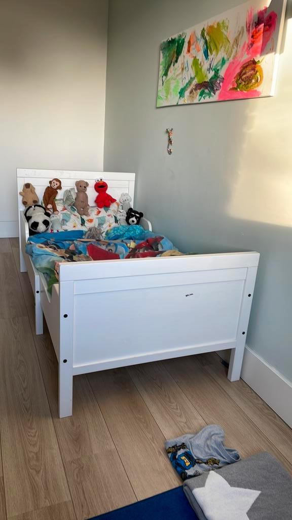 Sundvik meegroeibed uitschuifbaar ledikant, Kinderen en Baby's, Kinderkamer | Bedden, Zo goed als nieuw, 180 cm of meer, Matras