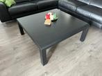Vierkante zwarte houten salontafel, Huis en Inrichting, Tafels | Salontafels, Ophalen, Gebruikt, Vierkant, Minder dan 50 cm