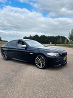 BMW 5-Serie 3.0 M550d Xdrive AUT 2013 Zwart ZEER NETJES, Automaat, 221 €/maand, 2993 cc, 2000 kg