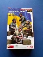 MiniArt	37067	Ukrainian Tank Crew at Rest	1/35, Verzenden, Nieuw, 1:35 tot 1:50