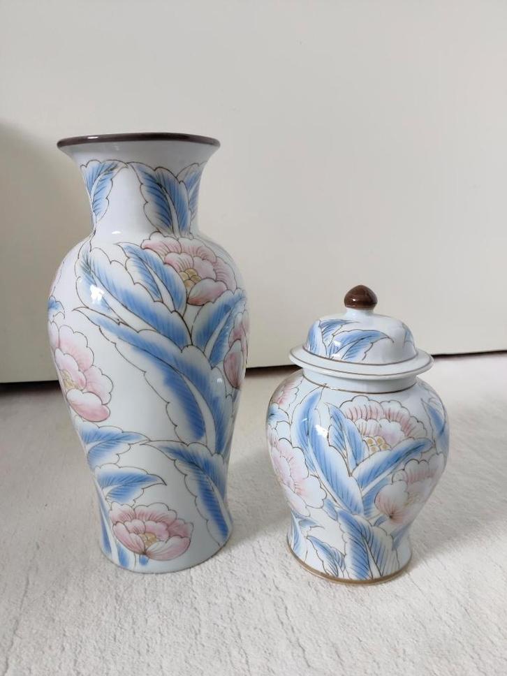 Set porseleinen vaas en pot blauw/roze/wit, Antiek en Kunst, Curiosa en Brocante, Ophalen of Verzenden