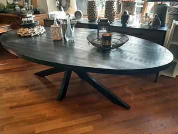 Zwarte ovale mangohouten eettafel 240 cm beschikbaar voor biedingen