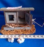 Konijnenhok hout met 2 konijntjes miniatuur poppenhuis 1:12, Poppenhuis, Verzenden, Nieuw, Loddon Industrial Estate, Loddon, Norfolk, NR14 6UG