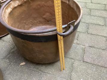 Koperen bakken emmers voor hout of de kerstboom en zinkenbak beschikbaar voor biedingen