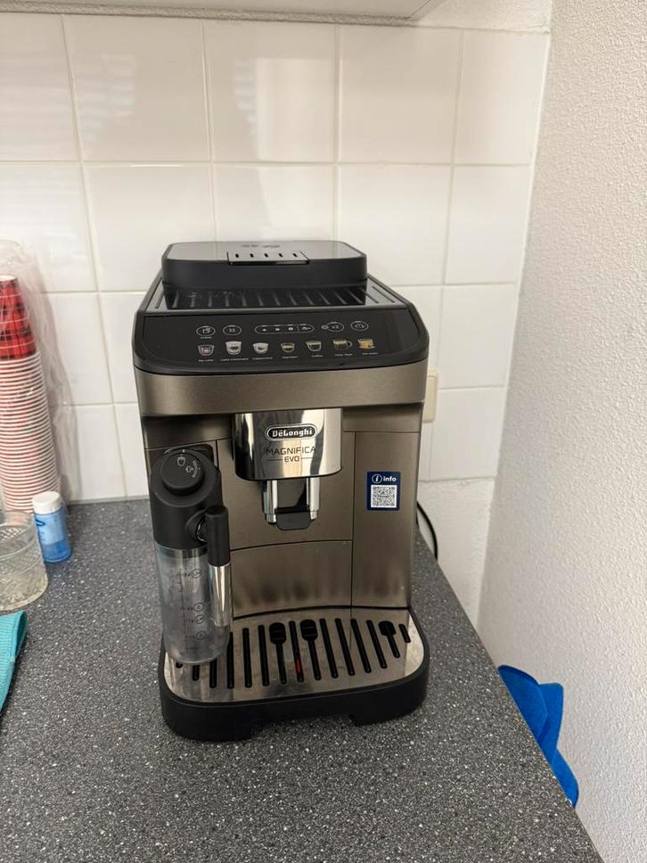 De’Longhi Magnifica EVO, Witgoed en Apparatuur, Koffiezetapparaten, Zo goed als nieuw, Gemalen koffie, Koffiebonen, Espresso apparaat