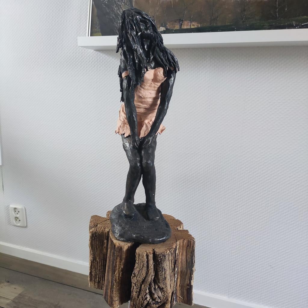 Beeld swinging lady like Tina Turner., Verzamelen, Beelden en Beeldjes, Zo goed als nieuw, Mens, Ophalen