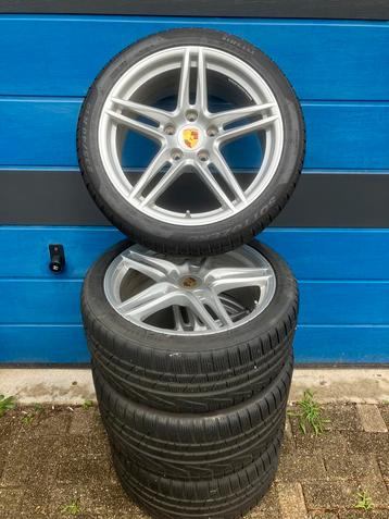 19 inch originele Porsche 911/991 MK II velgen winterbanden beschikbaar voor biedingen