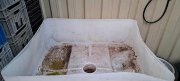 Slowfeeder / Voerbak /Waterbak / Zwemvijver / Halve Ibc beschikbaar voor biedingen