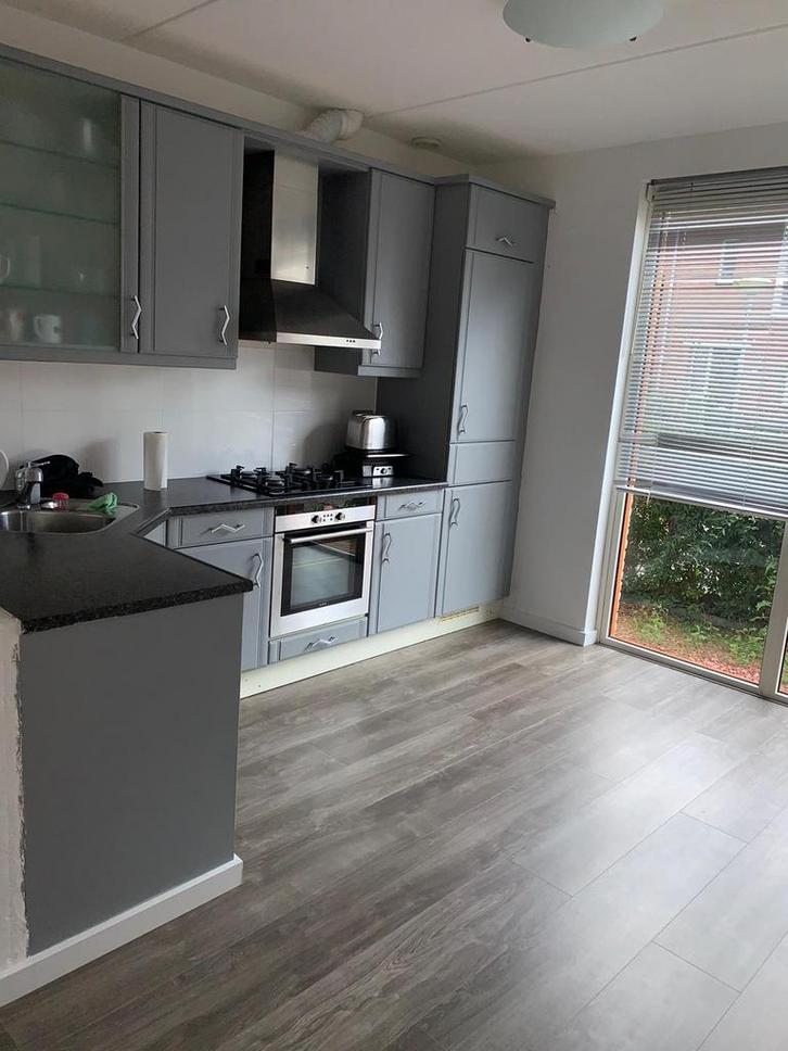 Complete keuken met inbouwapparatuur, Huis en Inrichting, Keuken | Complete keukens, Gebruikt, Hoekkeuken, Grijs, Kunststof, Ophalen