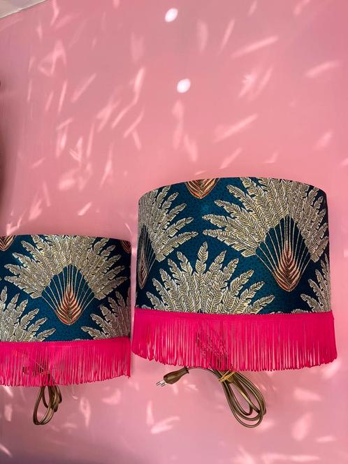 Wandlamp met palmstof en roze franjes!, Huis en Inrichting, Lampen | Wandlampen, Zo goed als nieuw, Stof, Ophalen of Verzenden