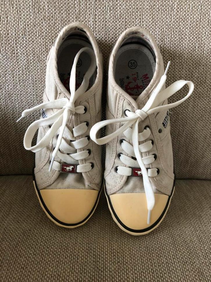 Nieuwe Mustang veterschoenen, maat 35, Kinderen en Baby's, Kinderkleding | Schoenen en Sokken, Nieuw, Schoenen, Jongen, Ophalen of Verzenden