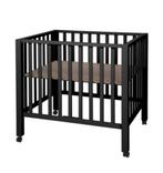 Mat zwarte box op wieltjes incl boxmatras & boxkleed, Kinderen en Baby's, Boxen, Ophalen, Zo goed als nieuw, Wieltjes