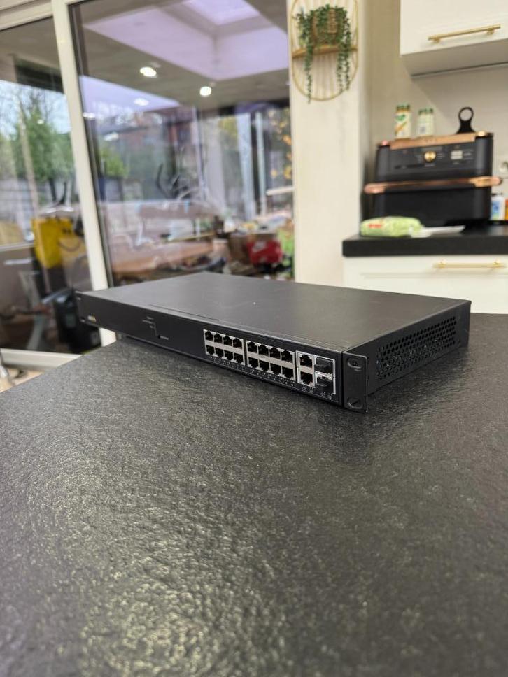 Axis T8516 16 Port Gigabit PoE+ Managed Network Switch 240W, Computers en Software, Netwerk switches, Gebruikt, Ophalen of Verzenden