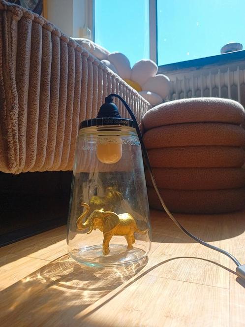 Handgemaakte gouden olifanten lamp, Huis en Inrichting, Lampen | Tafellampen, Zo goed als nieuw, Minder dan 50 cm, Glas, Metaal