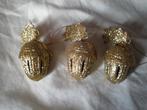 3 goudkleurige kerstballen in de vorm van een eikel., Diversen, Kerst, Ophalen of Verzenden, Gebruikt