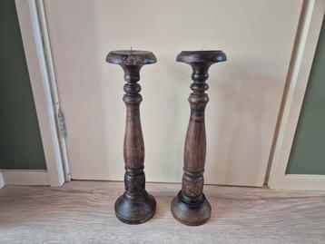 2 houten kandelaren beschikbaar voor biedingen