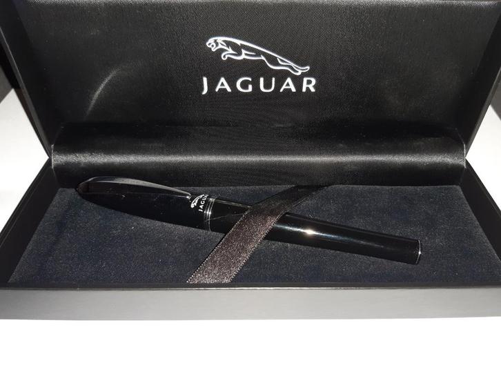 Jaguar vulpen concept by aquila, Verzamelen, Pennenverzamelingen, Zo goed als nieuw, Vulpen, Overige merken, Ophalen of Verzenden