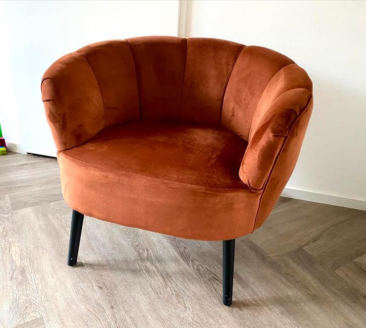 Mooie luxe fauteuil in orangje bruine stof velours, Huis en Inrichting, Fauteuils, Zo goed als nieuw, Stof, 50 tot 75 cm, Minder dan 75 cm