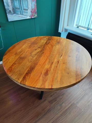 Mango houten tafel 1,40m breed beschikbaar voor biedingen