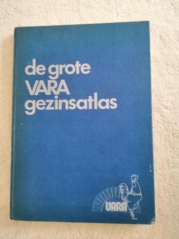 Oude Atlas van "de VARA" 50 JAAR OUD beschikbaar voor biedingen