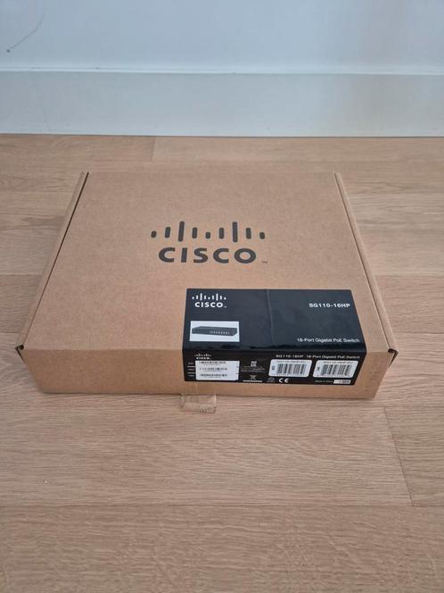 Cisco Systems Cisco SG110-16HP, Computers en Software, Netwerk switches, Zo goed als nieuw, Ophalen