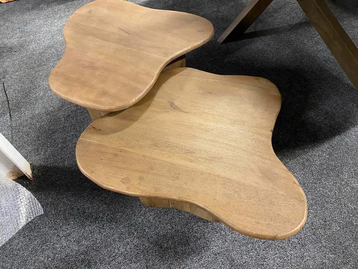 Set van 2 massief mangohouten salontafels - organische vorm, Huis en Inrichting, Tafels | Salontafels, Nieuw, Minder dan 50 cm