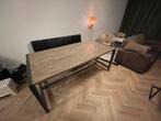 Een zeer degelijke ruime tafel. Hout met metalen  onderstel., Huis en Inrichting, Tafels | Eettafels, Ophalen, Rechthoekig, 200 cm of meer