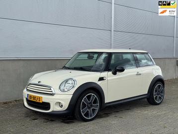 Mini 1.6 One AIRCO|CRUISE|NAVI|LICHTMETAAL|ISOFIX|NAP| beschikbaar voor biedingen