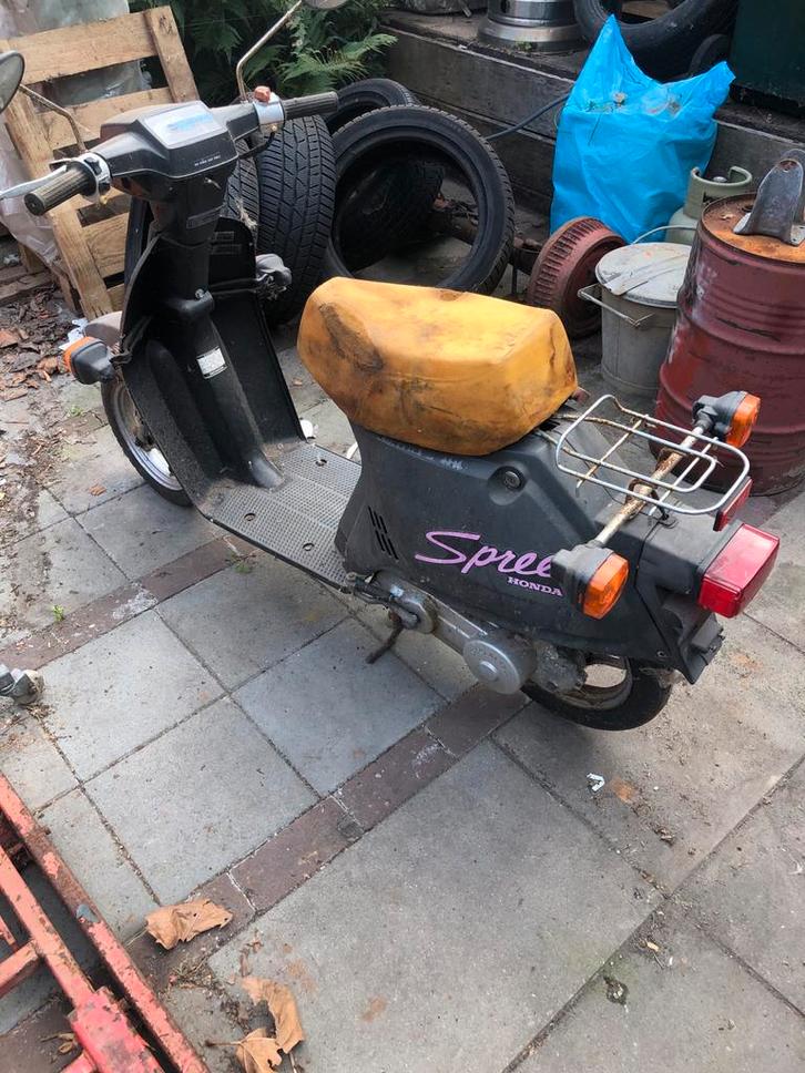 Honda Spree Opknapper - Bieden Mag!, Fietsen en Brommers, Brommers | Honda, Gebruikt, Overige modellen, Maximaal 25 km/u, Ophalen of Verzenden