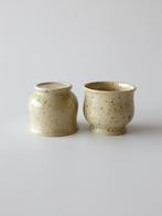Vintage koffiekopjes aardewerk spikkels beige, Ophalen of Verzenden