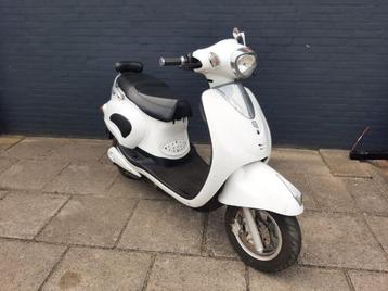 Qwic snor scooter electrische scooter opknapper rijdt niet ! beschikbaar voor biedingen