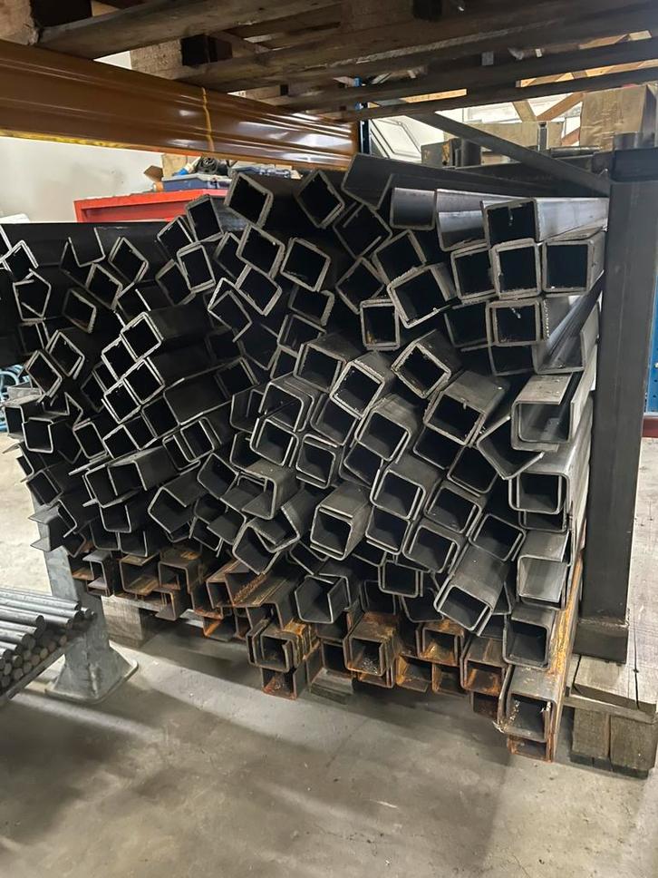 Stalen U-profielen, Doe-het-zelf en Verbouw, IJzerwaren en Bevestigingsmiddelen, Nieuw, 250 mm of meer, Ophalen of Verzenden