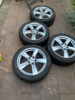 Hyundai Velgen 17 inch met Winterbanden, Auto-onderdelen, Banden en Velgen, Gebruikt, Banden en Velgen, 17 inch, Personenwagen