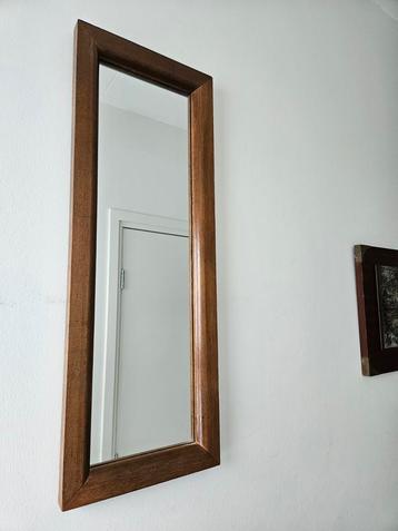 Smalle / lange spiegel in simplistische houten vintage lijst beschikbaar voor biedingen