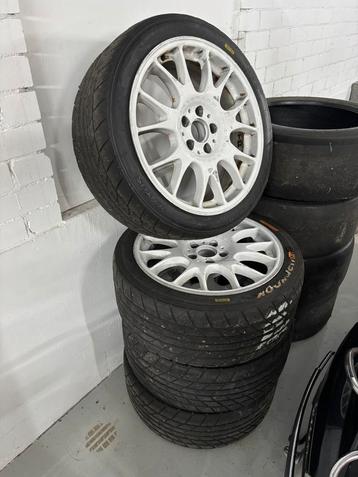 5x112 Racevelgen met regenbanden beschikbaar voor biedingen