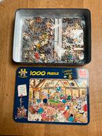 Puzzel 999 stukjes Jan van Haasteren in tin box, Hobby en Vrije tijd, Denksport en Puzzels, Ophalen of Verzenden, 500 t/m 1500 stukjes