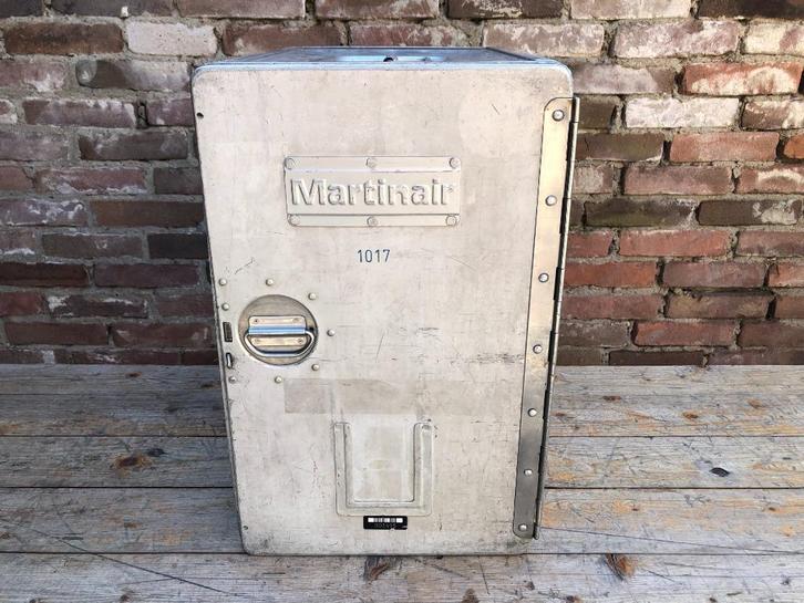 Vintage aluminium vliegtuigkist van Martinair met twee lades, Huis en Inrichting, Woonaccessoires | Kisten, Gebruikt, Minder dan 50 cm