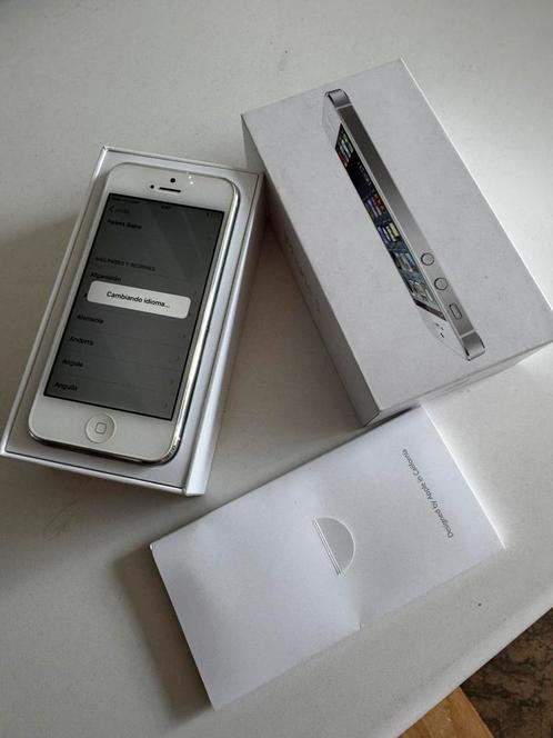 Apple iPhone 5 zilver/wit, Telecommunicatie, Mobiele telefoons | Apple iPhone, Zo goed als nieuw, 16 GB, iPhone 5, Wit, Verzenden