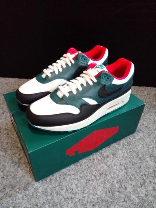 Nike Air Max 1 LeBron James Liverpool FC maat 46 ., Kleding | Heren, Schoenen, Nieuw, Sneakers of Gympen, Overige kleuren, Ophalen of Verzenden